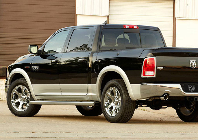 ram1500-exterior-two-tone-paint