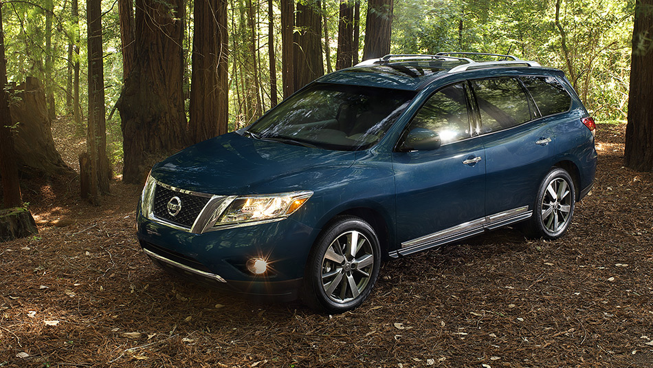 2016-nissan-pathfinder-arctic-blue-metallic-parked-in-wooded-area-large