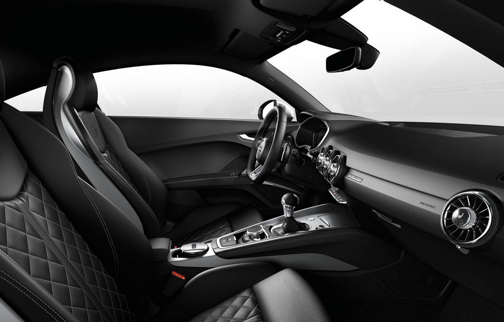 2016-Audi-TTS-Coupe-interior-design-002