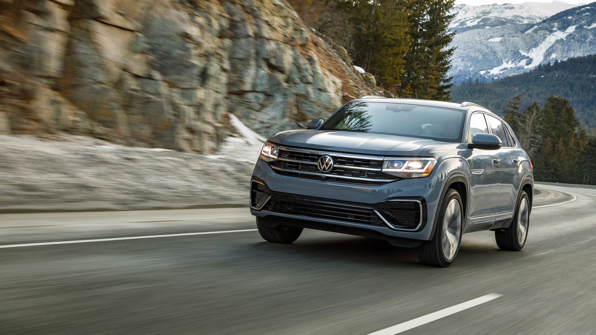 Volkswagen Atlas Cross Sport Driving