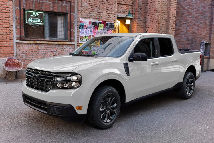 2023 Ford Maverick Truck TDY stationed