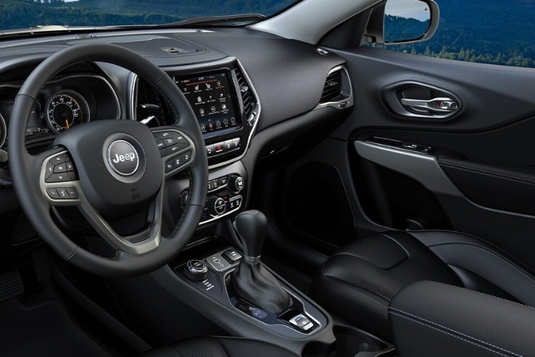 2019 Jeep Cherokee interior technology capabilities
