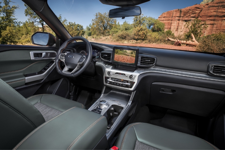 Interior image Ford Explorer